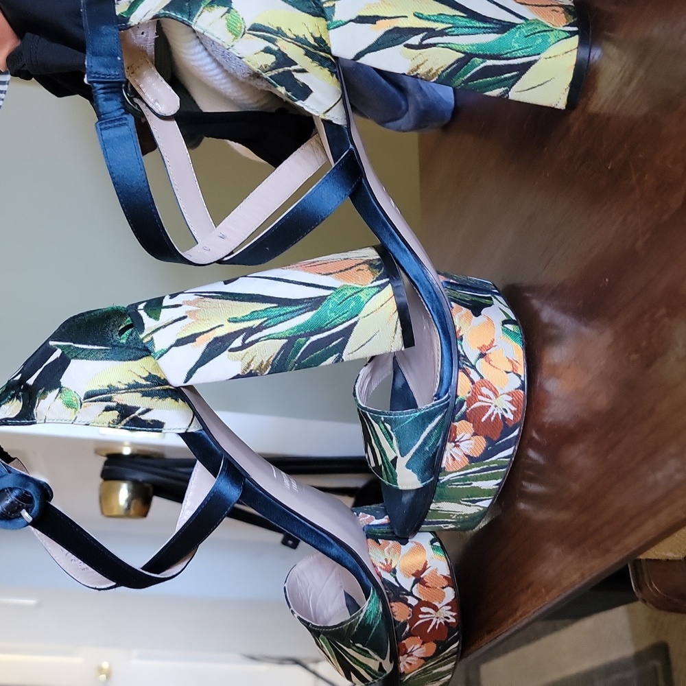Stuart Weitzman Multicolor Floral Platform Sandals - Picture 10 of 14